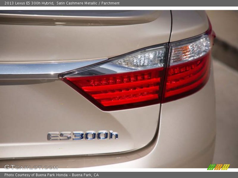 Satin Cashmere Metallic / Parchment 2013 Lexus ES 300h Hybrid