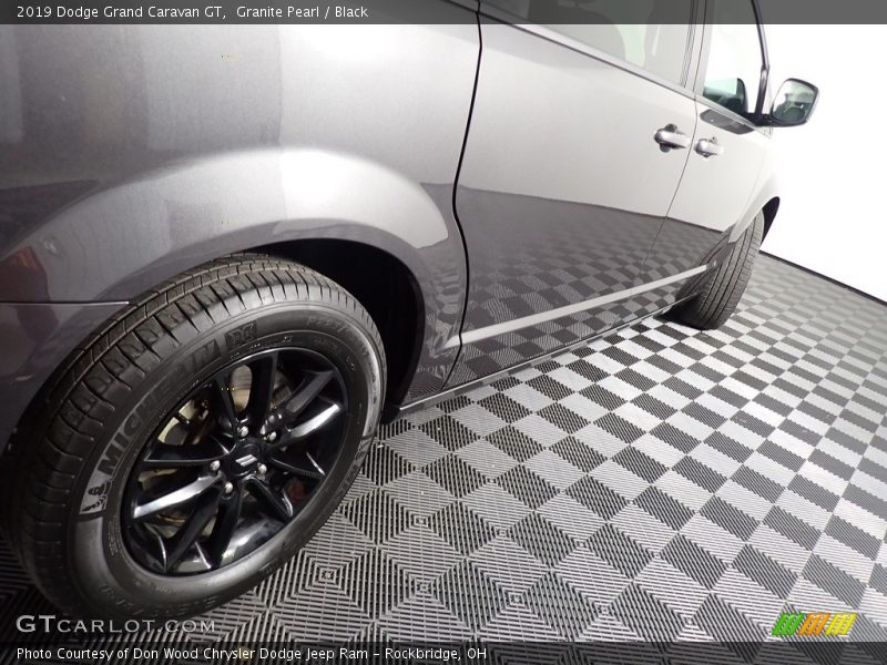 Granite Pearl / Black 2019 Dodge Grand Caravan GT