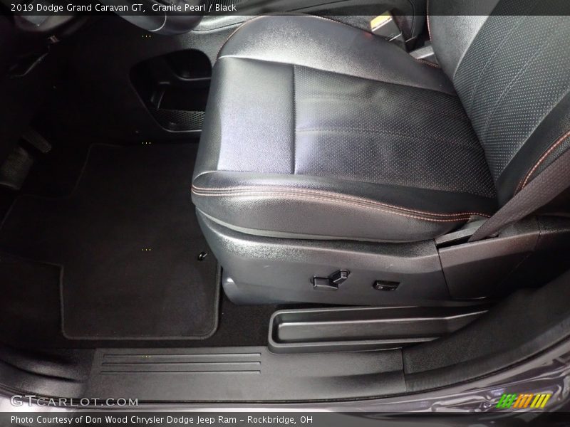 Granite Pearl / Black 2019 Dodge Grand Caravan GT