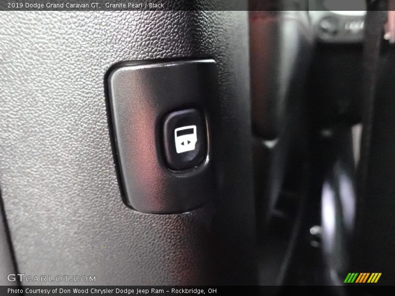Granite Pearl / Black 2019 Dodge Grand Caravan GT