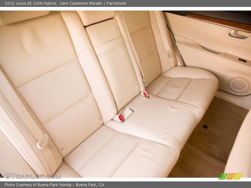 Satin Cashmere Metallic / Parchment 2013 Lexus ES 300h Hybrid