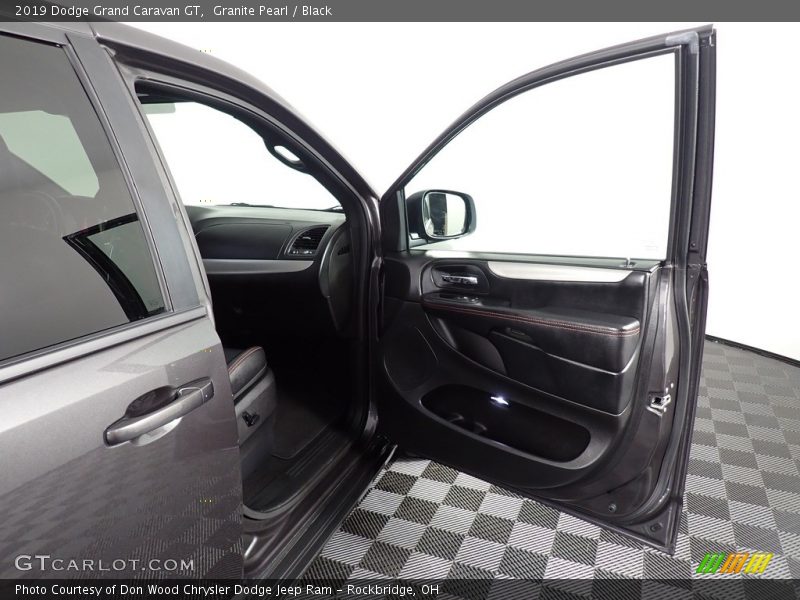 Granite Pearl / Black 2019 Dodge Grand Caravan GT