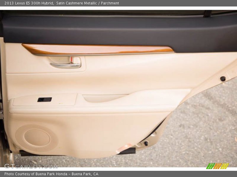 Satin Cashmere Metallic / Parchment 2013 Lexus ES 300h Hybrid