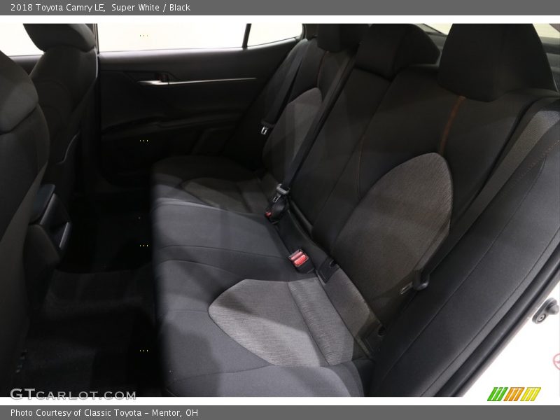 Super White / Black 2018 Toyota Camry LE