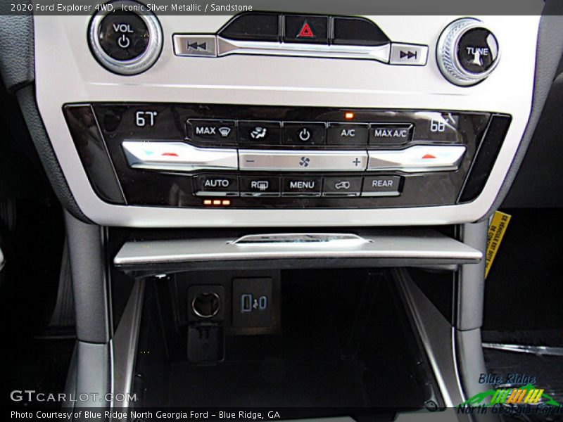 Iconic Silver Metallic / Sandstone 2020 Ford Explorer 4WD