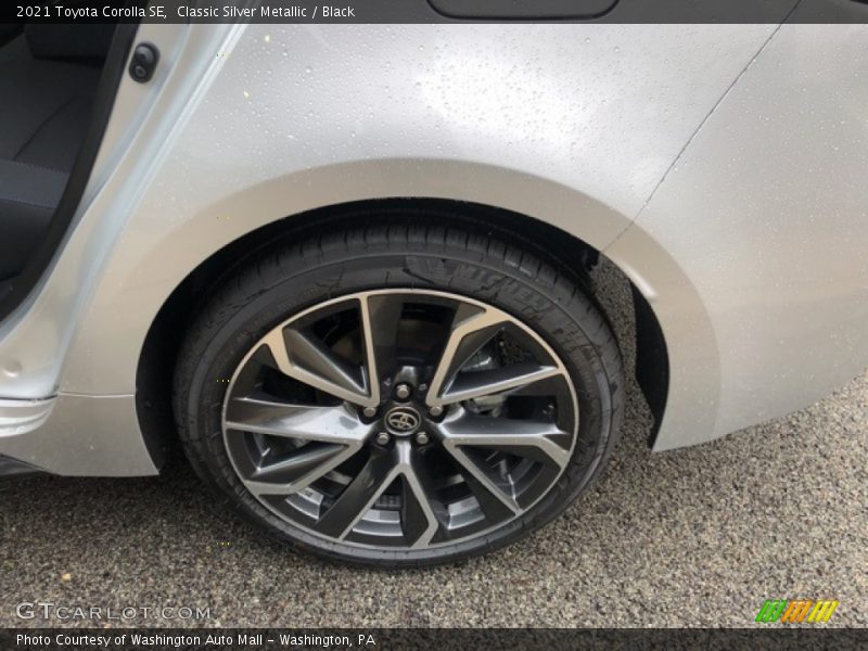 Classic Silver Metallic / Black 2021 Toyota Corolla SE