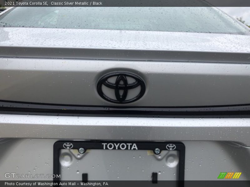 Classic Silver Metallic / Black 2021 Toyota Corolla SE