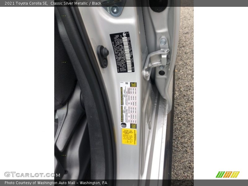 Classic Silver Metallic / Black 2021 Toyota Corolla SE