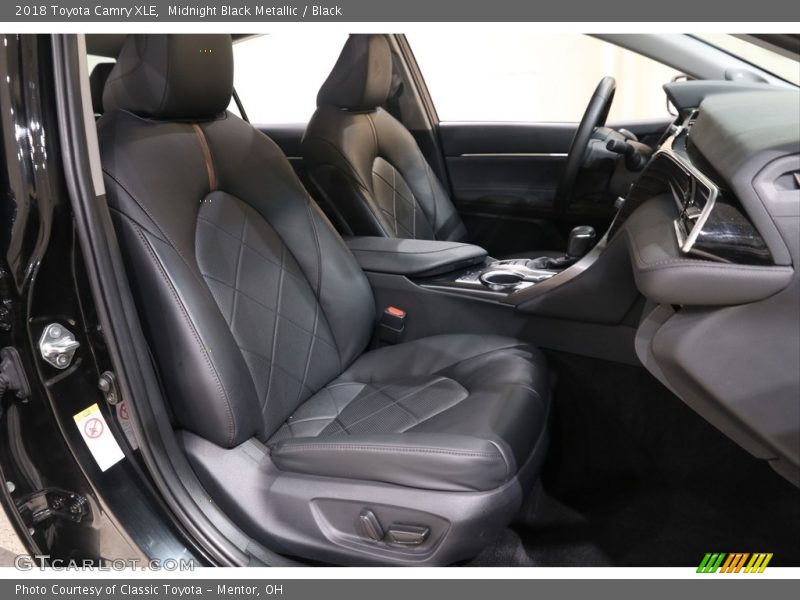 Midnight Black Metallic / Black 2018 Toyota Camry XLE