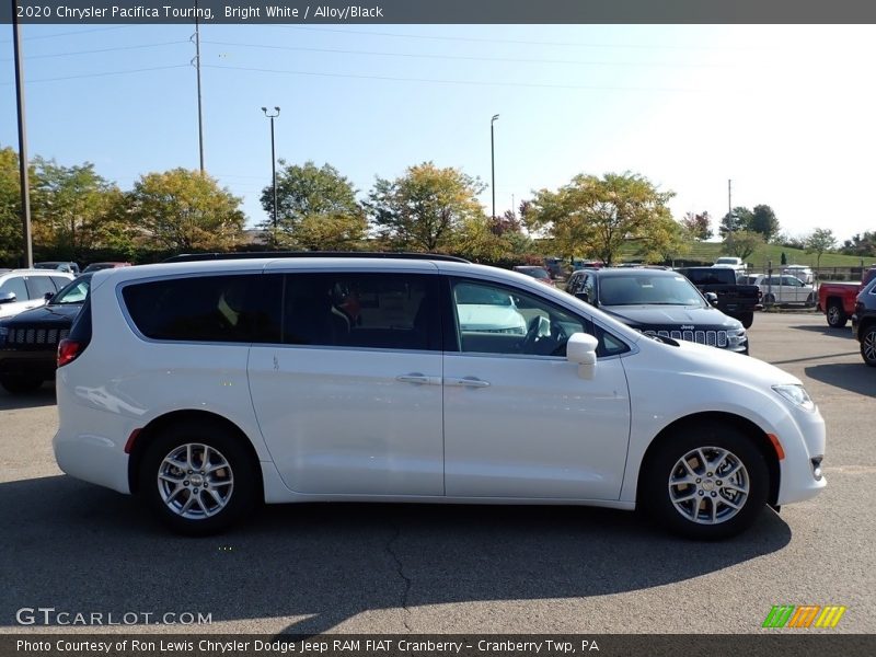 Bright White / Alloy/Black 2020 Chrysler Pacifica Touring