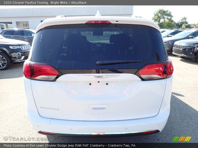 Bright White / Alloy/Black 2020 Chrysler Pacifica Touring