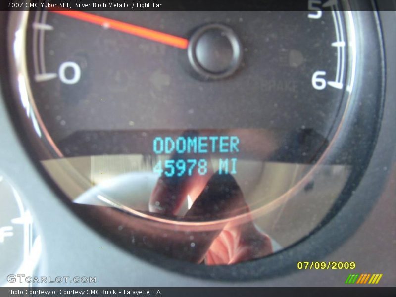 Silver Birch Metallic / Light Tan 2007 GMC Yukon SLT