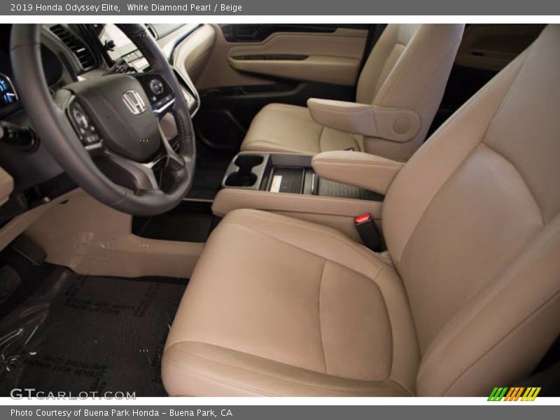 White Diamond Pearl / Beige 2019 Honda Odyssey Elite