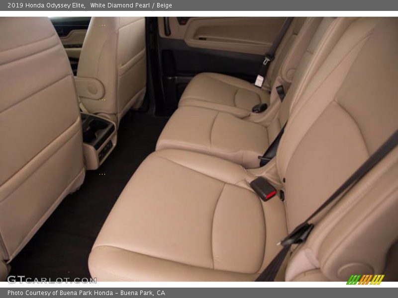 White Diamond Pearl / Beige 2019 Honda Odyssey Elite