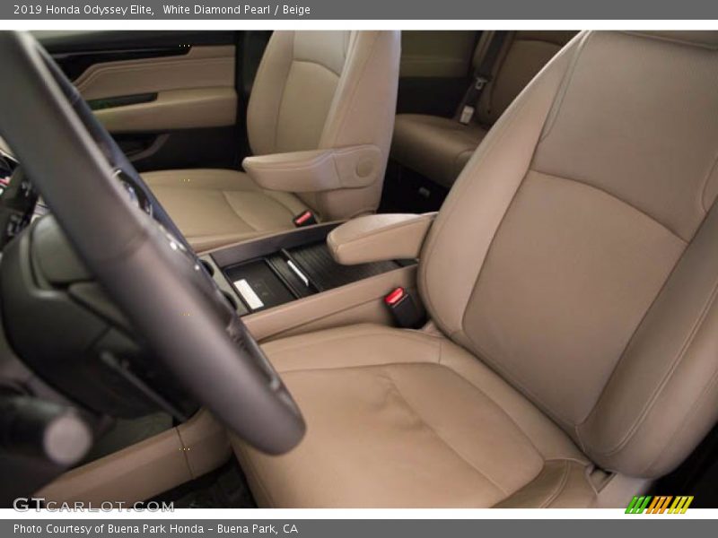 White Diamond Pearl / Beige 2019 Honda Odyssey Elite
