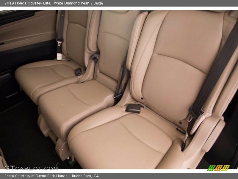 White Diamond Pearl / Beige 2019 Honda Odyssey Elite