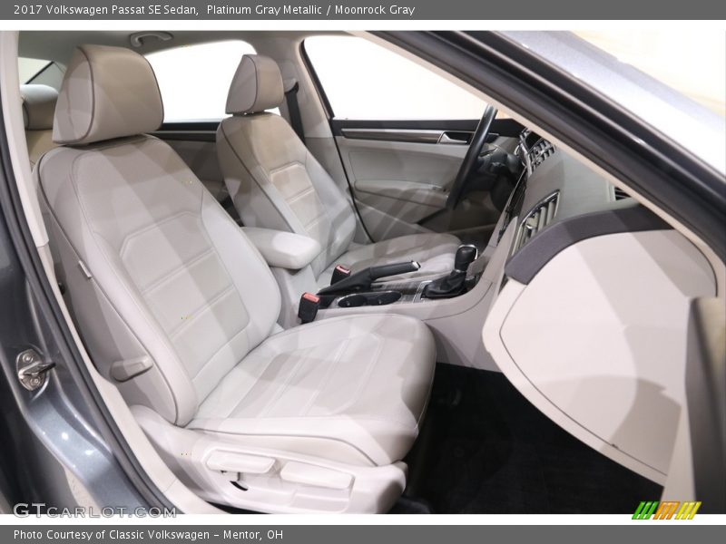 Front Seat of 2017 Passat SE Sedan