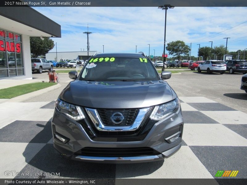 Gun Metallic / Charcoal 2017 Nissan Rogue SV