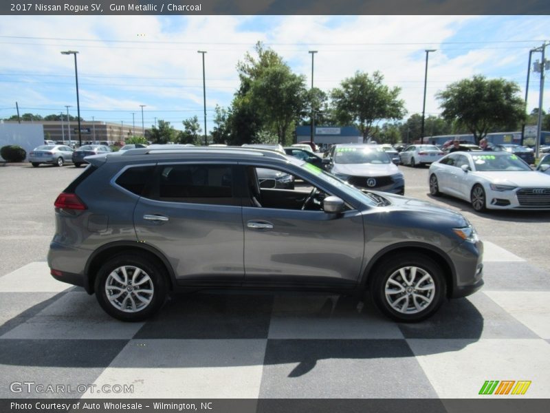 Gun Metallic / Charcoal 2017 Nissan Rogue SV