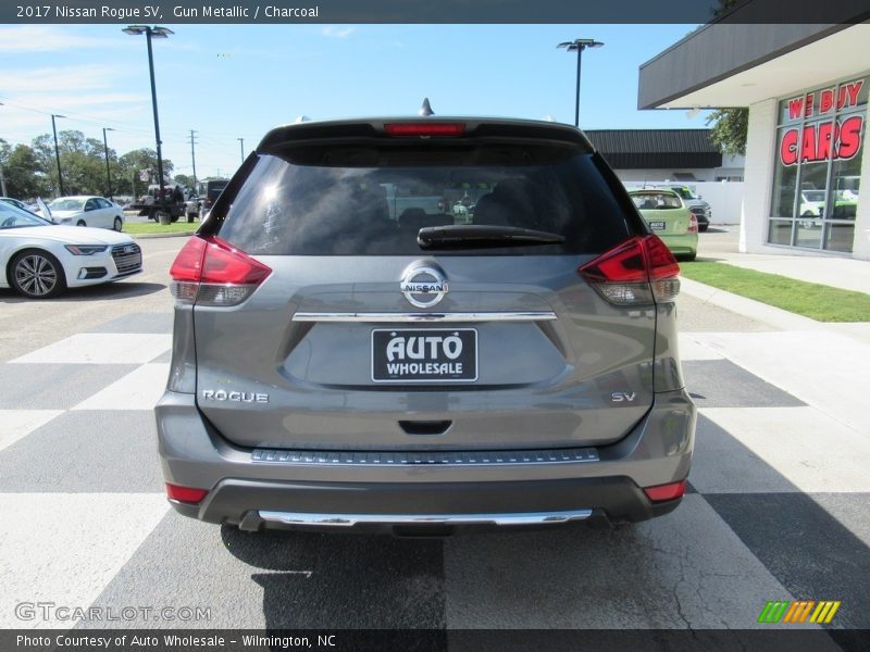 Gun Metallic / Charcoal 2017 Nissan Rogue SV