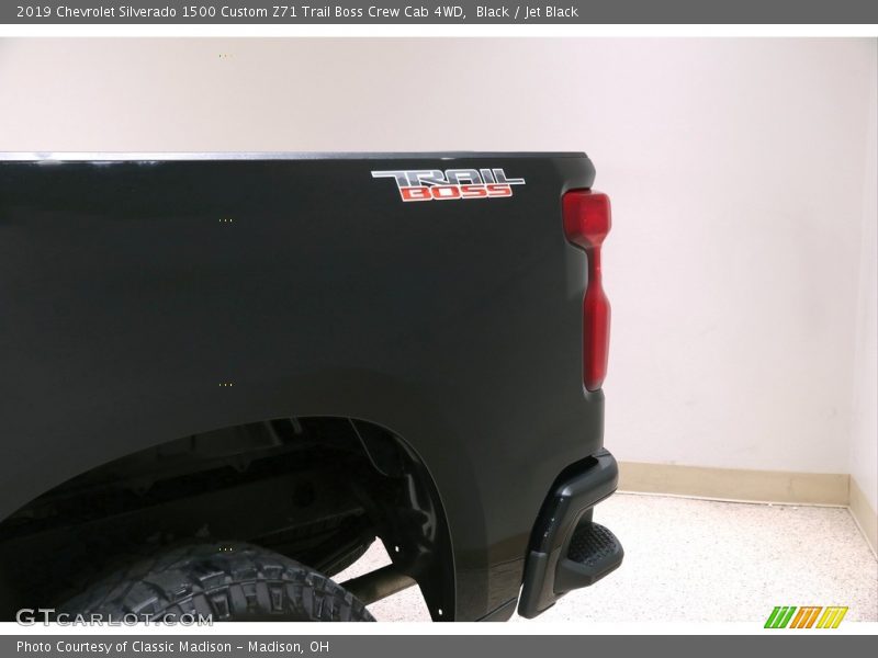 Black / Jet Black 2019 Chevrolet Silverado 1500 Custom Z71 Trail Boss Crew Cab 4WD
