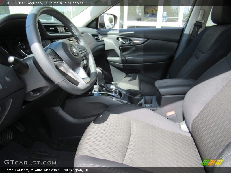 Gun Metallic / Charcoal 2017 Nissan Rogue SV