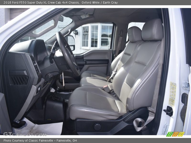 Oxford White / Earth Gray 2018 Ford F550 Super Duty XL Crew Cab 4x4 Chassis