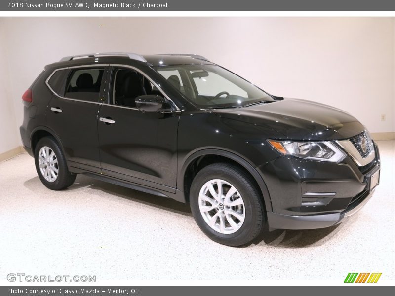 Front 3/4 View of 2018 Rogue SV AWD