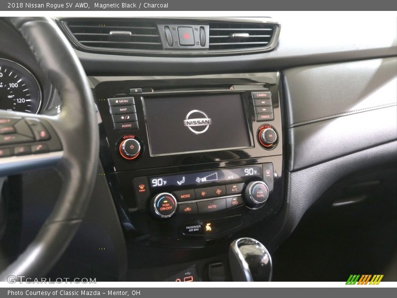 Magnetic Black / Charcoal 2018 Nissan Rogue SV AWD