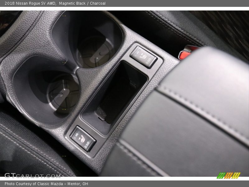 Magnetic Black / Charcoal 2018 Nissan Rogue SV AWD
