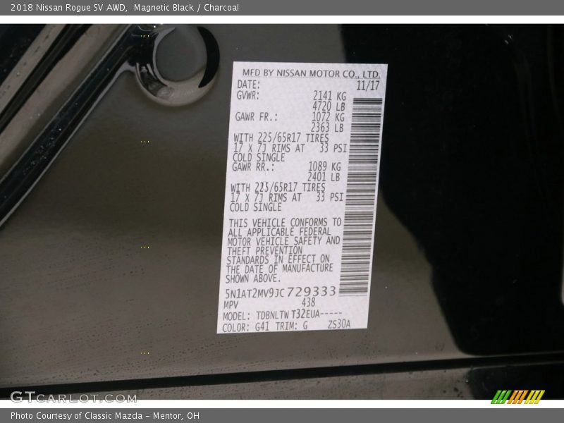 Magnetic Black / Charcoal 2018 Nissan Rogue SV AWD