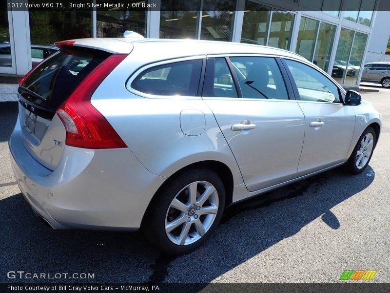 Bright Silver Metallic / Off Black 2017 Volvo V60 T5
