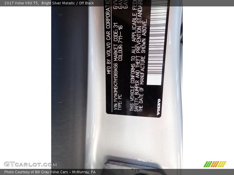 Bright Silver Metallic / Off Black 2017 Volvo V60 T5