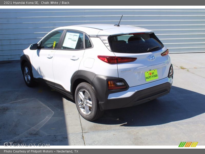 Chalk White / Black 2021 Hyundai Kona SE