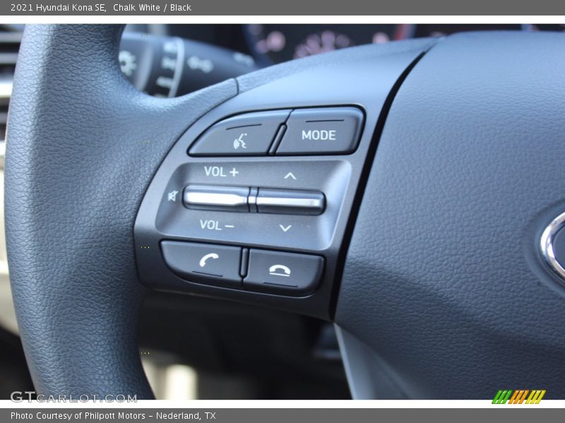 Chalk White / Black 2021 Hyundai Kona SE
