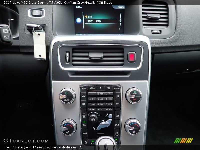 Osmium Grey Metallic / Off Black 2017 Volvo V60 Cross Country T5 AWD