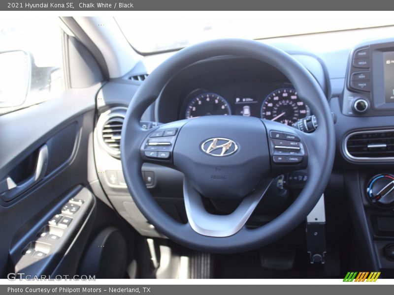 Chalk White / Black 2021 Hyundai Kona SE