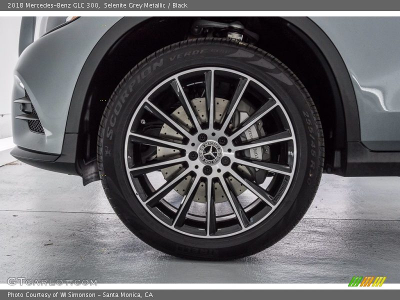 Selenite Grey Metallic / Black 2018 Mercedes-Benz GLC 300