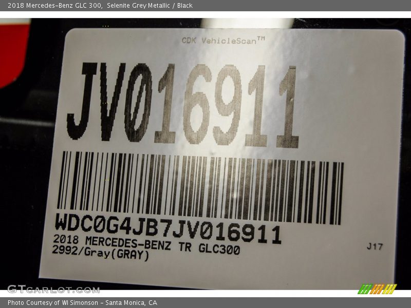 Selenite Grey Metallic / Black 2018 Mercedes-Benz GLC 300