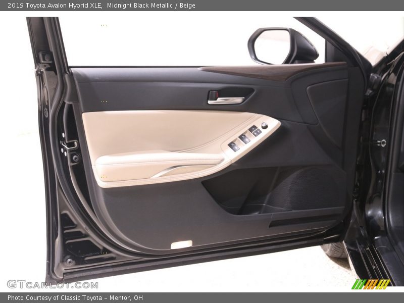 Midnight Black Metallic / Beige 2019 Toyota Avalon Hybrid XLE