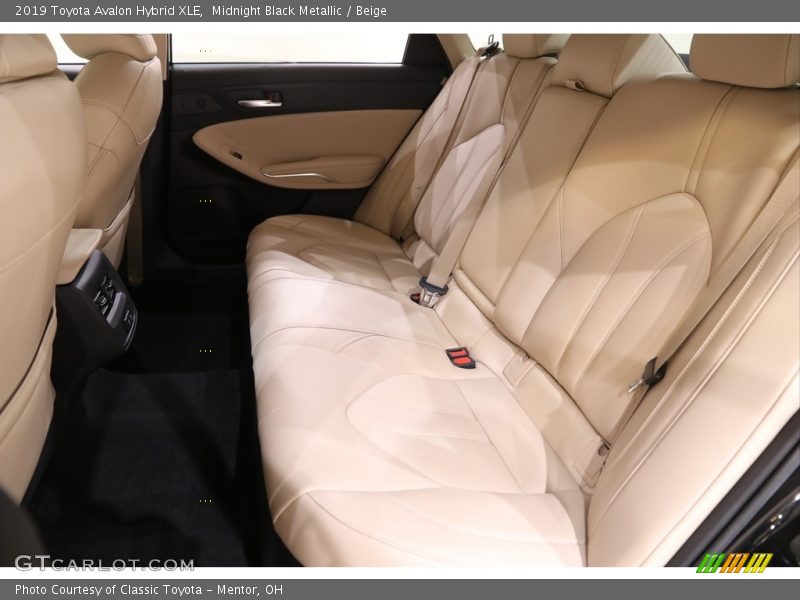 Midnight Black Metallic / Beige 2019 Toyota Avalon Hybrid XLE
