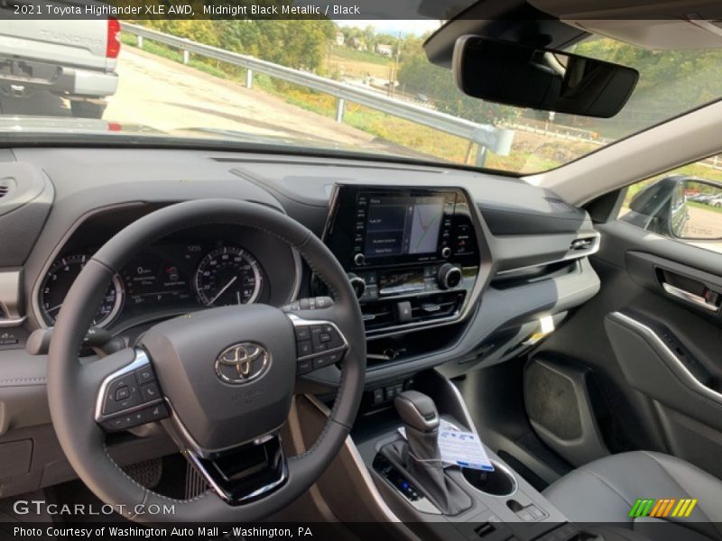 Midnight Black Metallic / Black 2021 Toyota Highlander XLE AWD