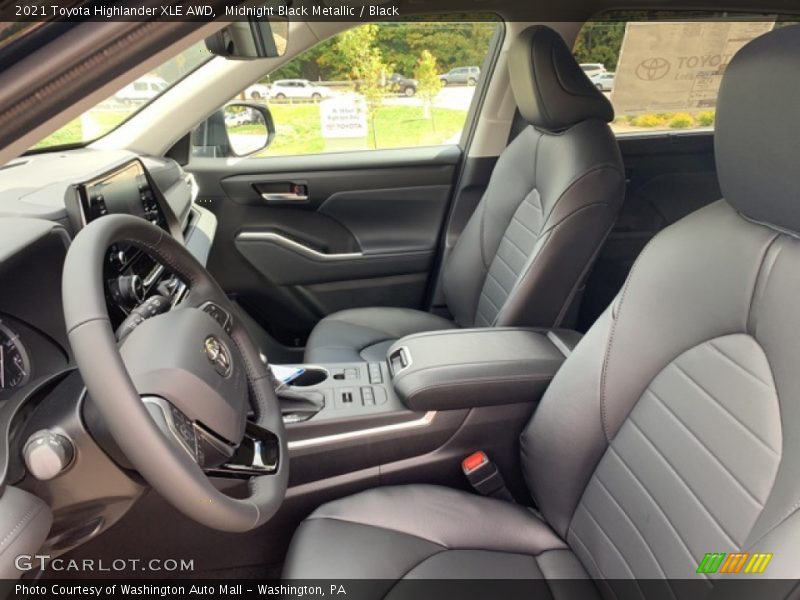 Midnight Black Metallic / Black 2021 Toyota Highlander XLE AWD