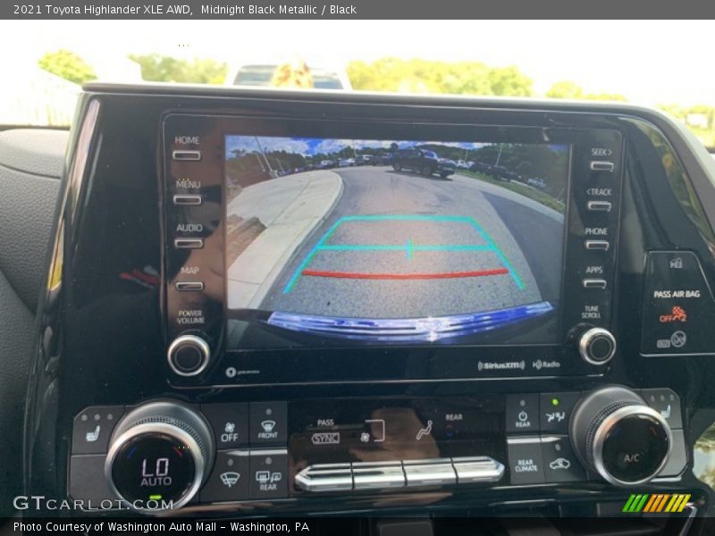Midnight Black Metallic / Black 2021 Toyota Highlander XLE AWD