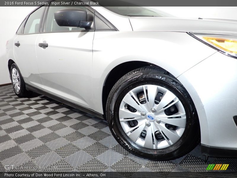 Ingot Silver / Charcoal Black 2016 Ford Focus S Sedan