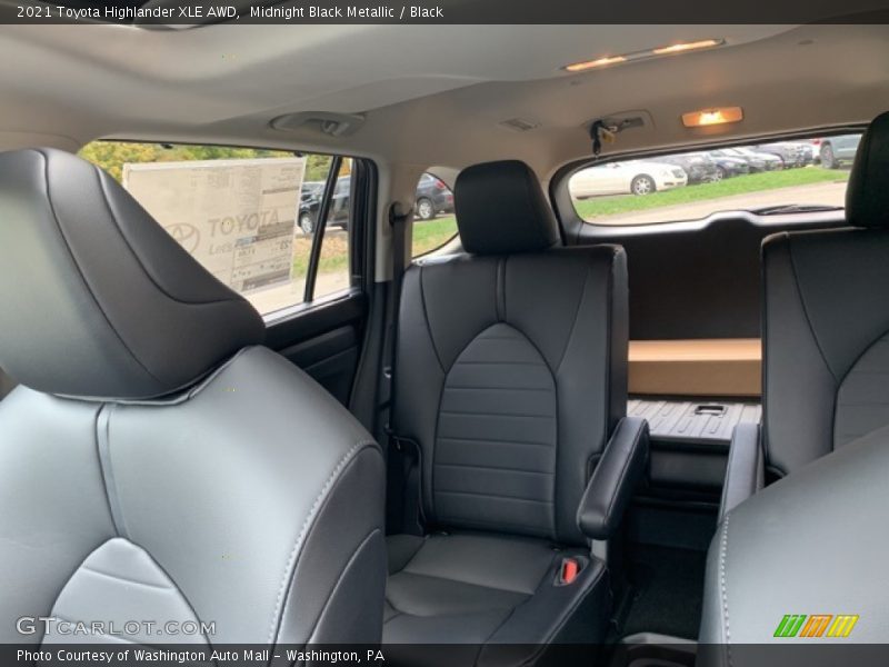 Midnight Black Metallic / Black 2021 Toyota Highlander XLE AWD