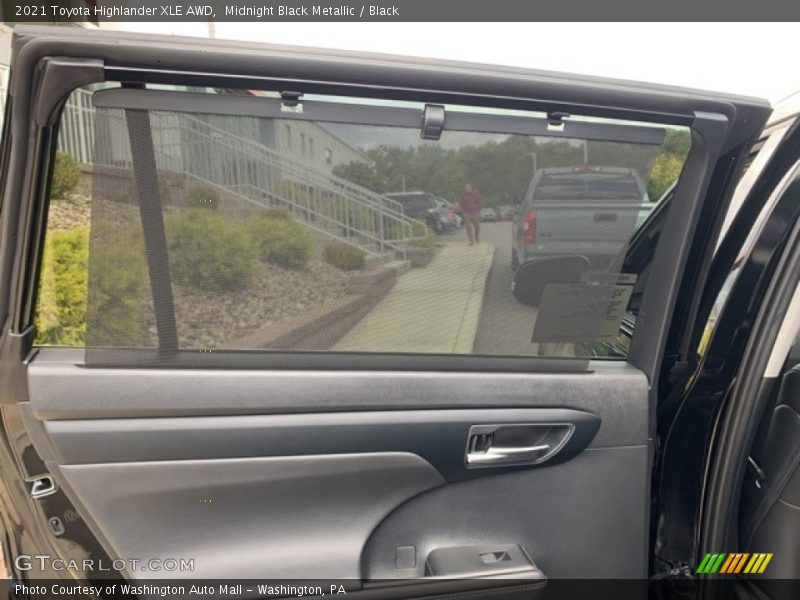 Midnight Black Metallic / Black 2021 Toyota Highlander XLE AWD