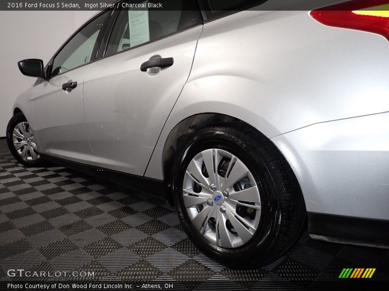 Ingot Silver / Charcoal Black 2016 Ford Focus S Sedan