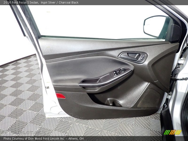 Ingot Silver / Charcoal Black 2016 Ford Focus S Sedan