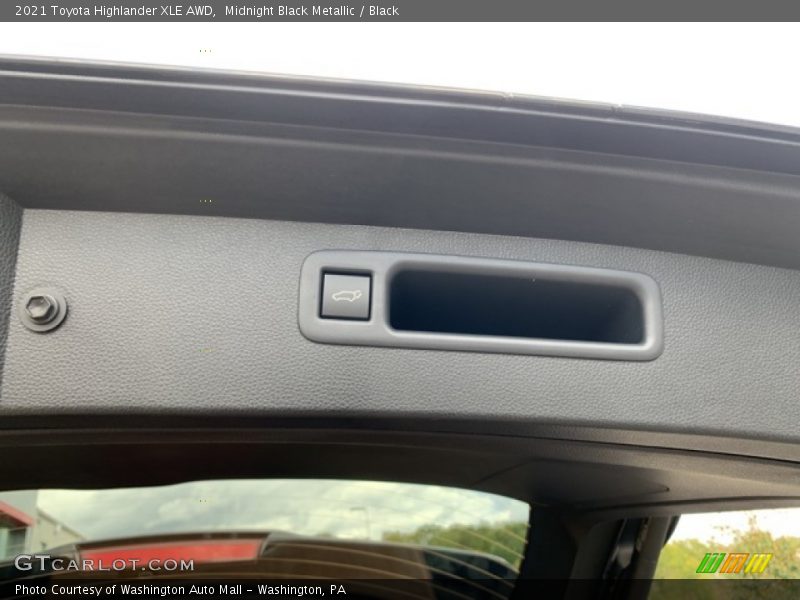 Midnight Black Metallic / Black 2021 Toyota Highlander XLE AWD